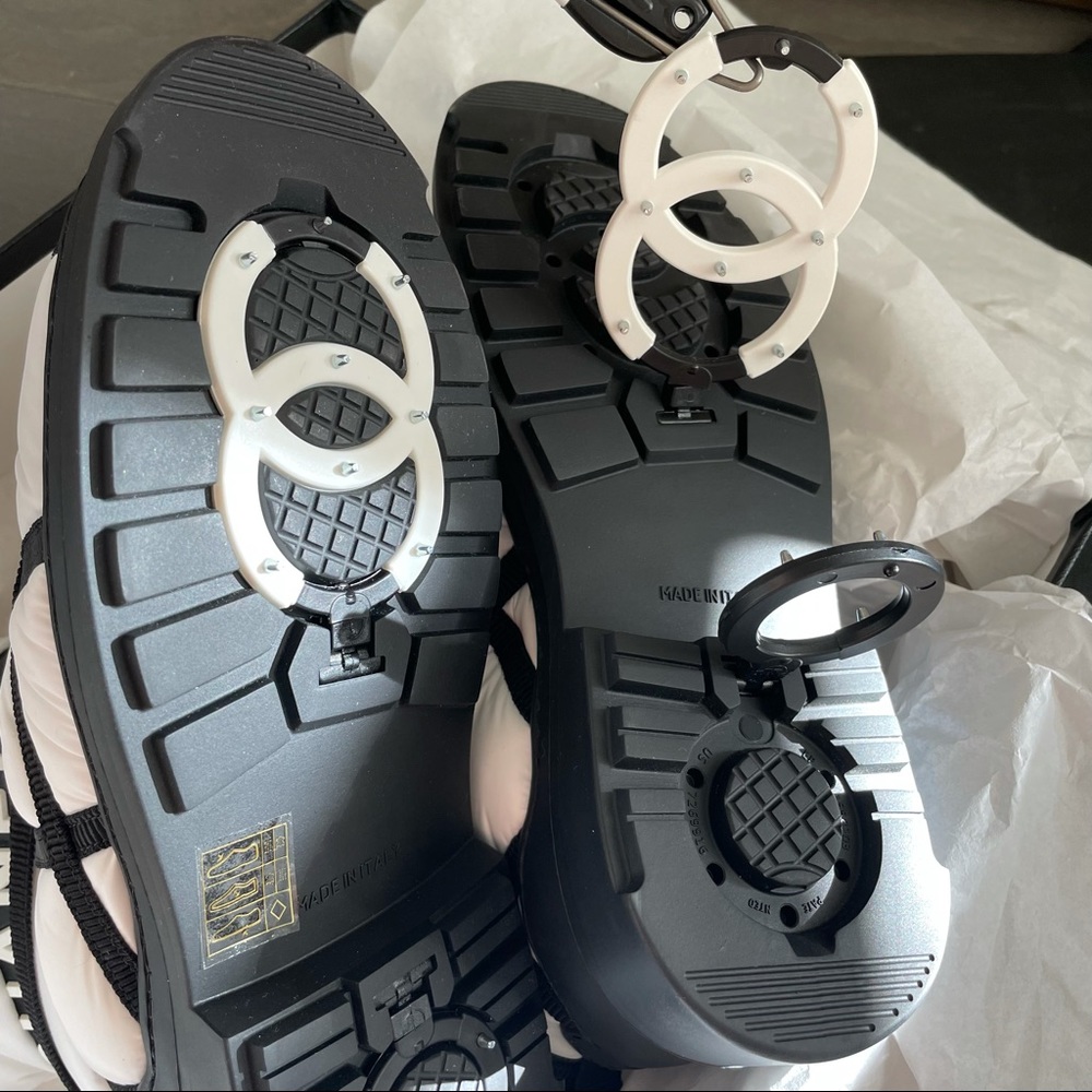 Authentic CHANEL Ice Cleats Snow Boots - Picture 7 of 14